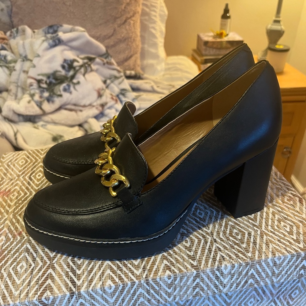 NEVER WORN! Just not my style and don’t have the receipt to return.